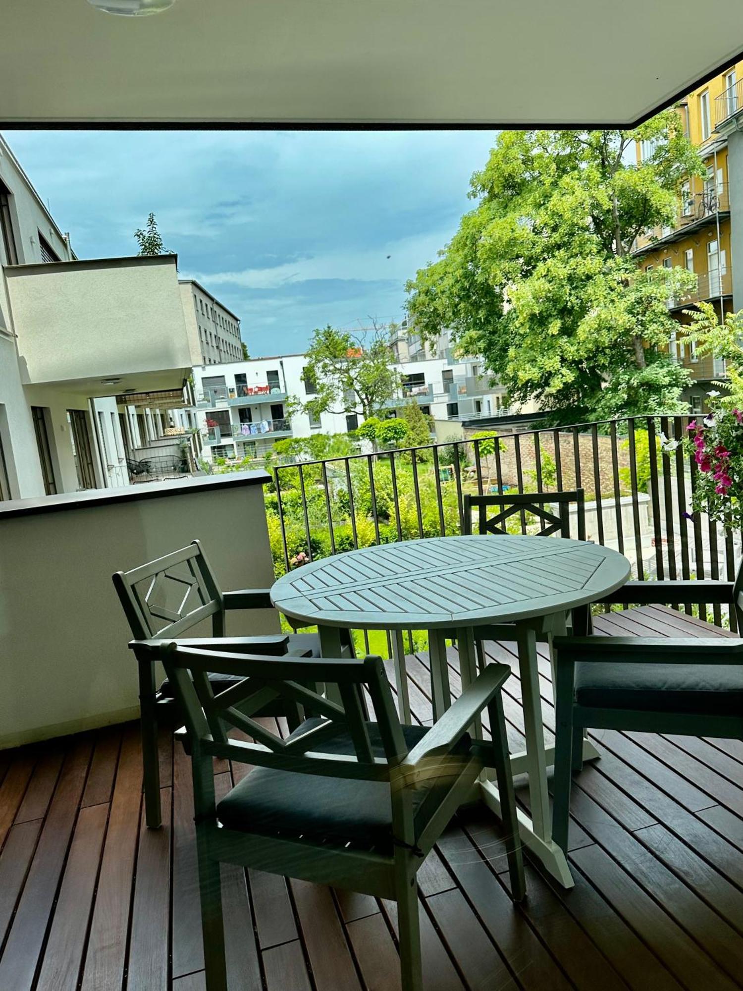 Vienna Sunny Side Up Apartments Luaran gambar